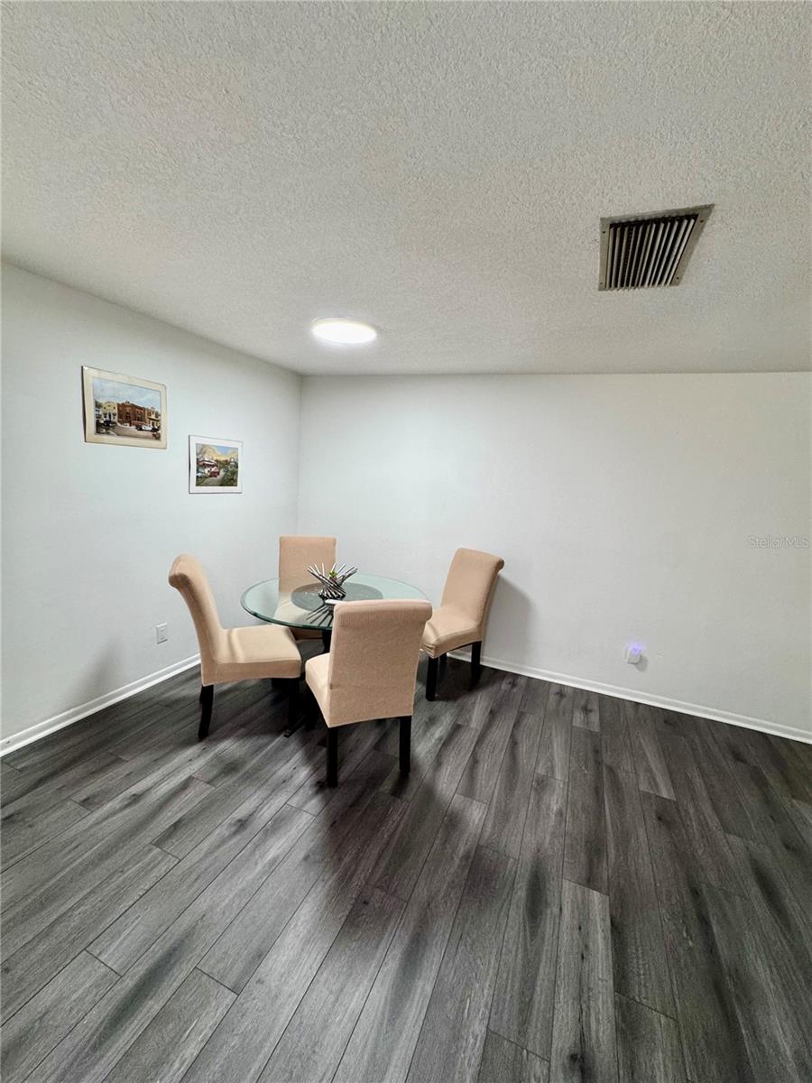 OAK BRIDGE RUN A CONDO - Residential Lease