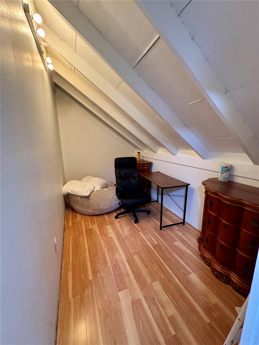 OAK BRIDGE RUN A CONDO - Residential Lease