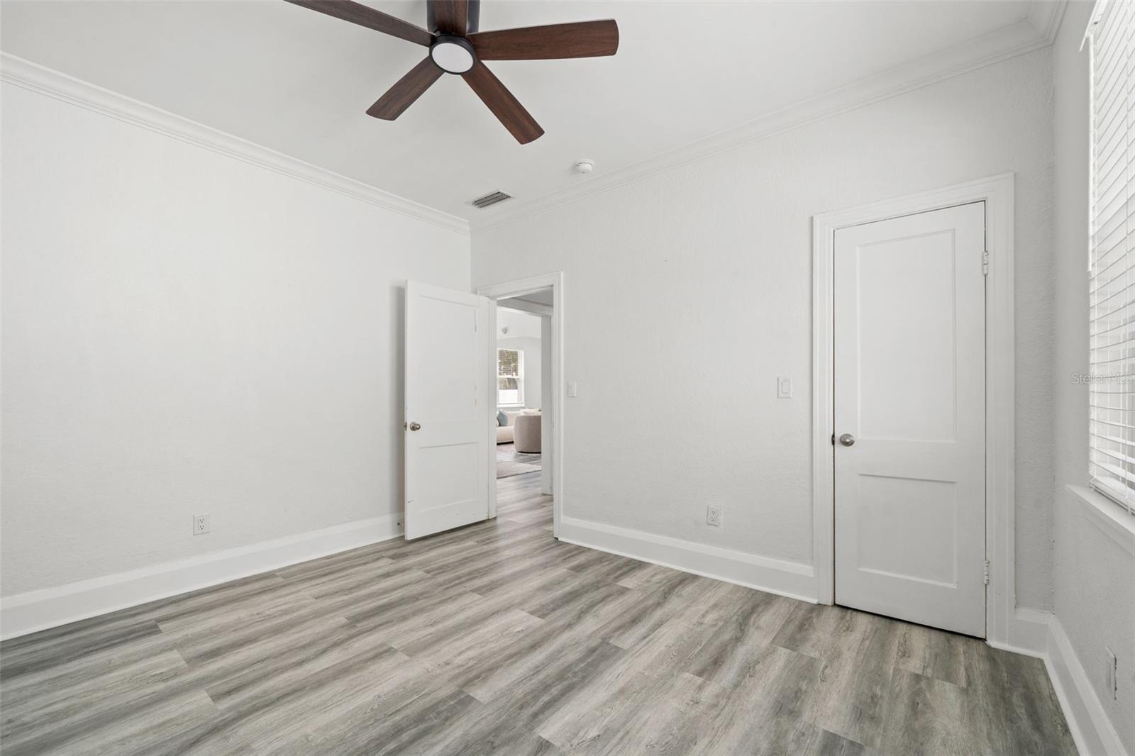 WEST LAND - Residential
