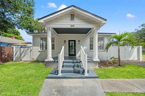 Photo of 205 N Westland Avenue, Tampa, FL 33606 (MLS # TB8437005)