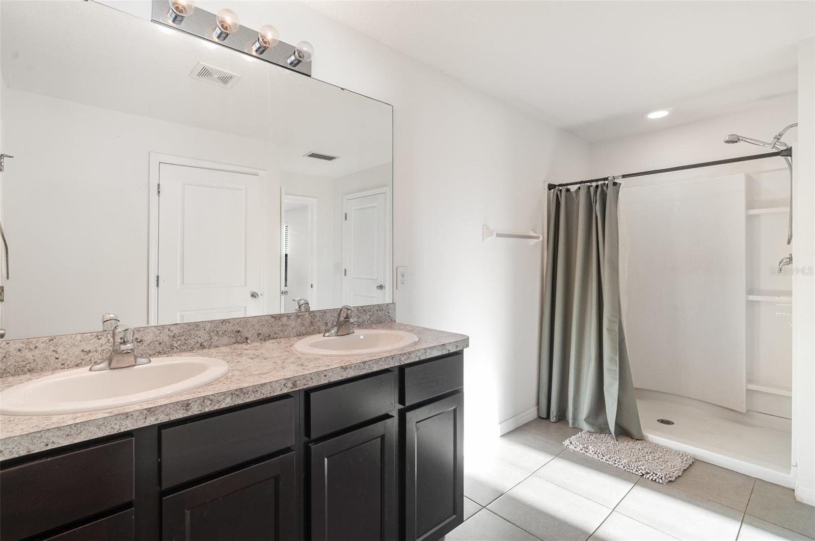 DEL TIERRA PH III - Residential