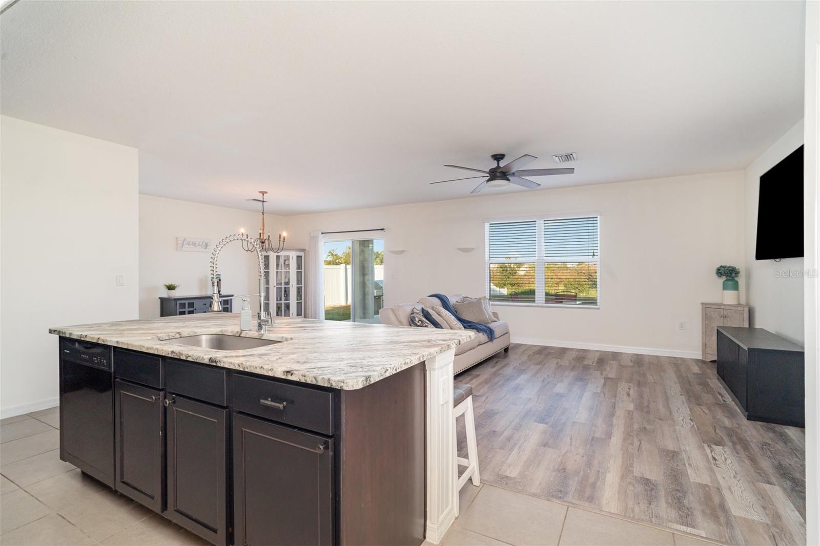 DEL TIERRA PH III - Residential