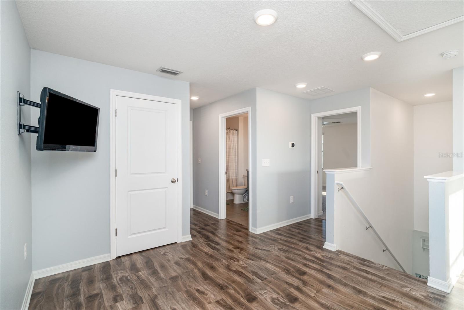 DEL TIERRA PH III - Residential