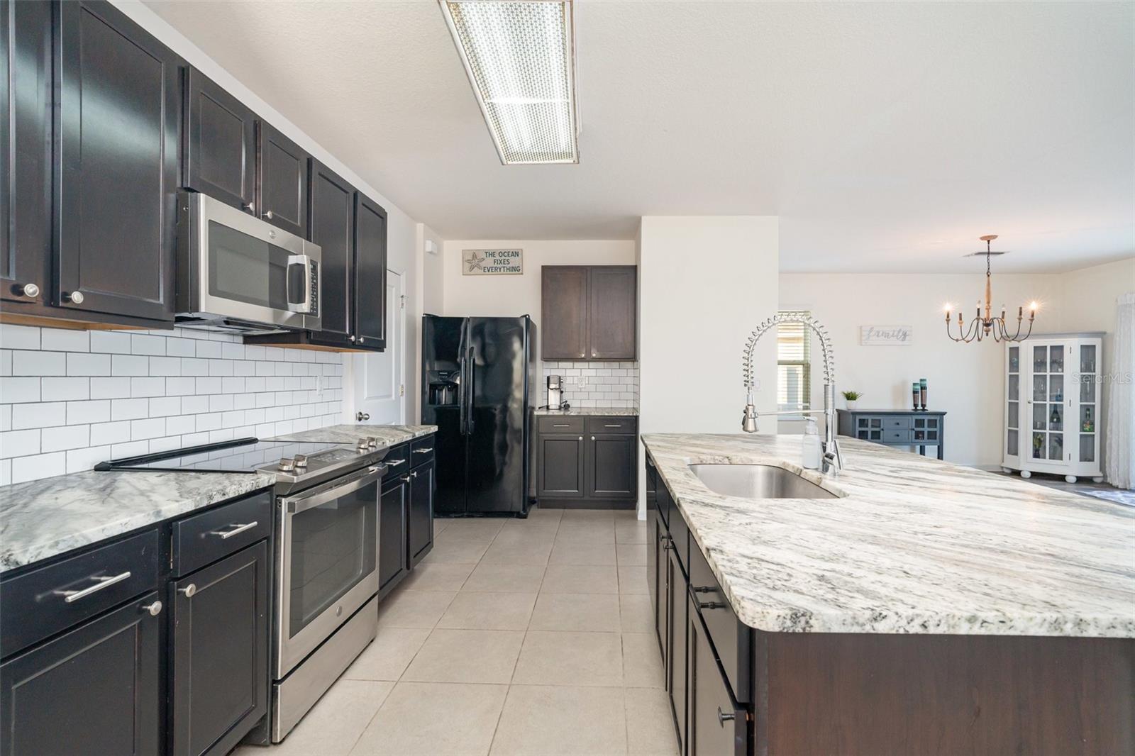 DEL TIERRA PH III - Residential