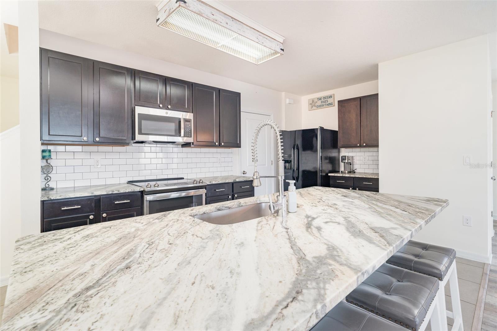 DEL TIERRA PH III - Residential