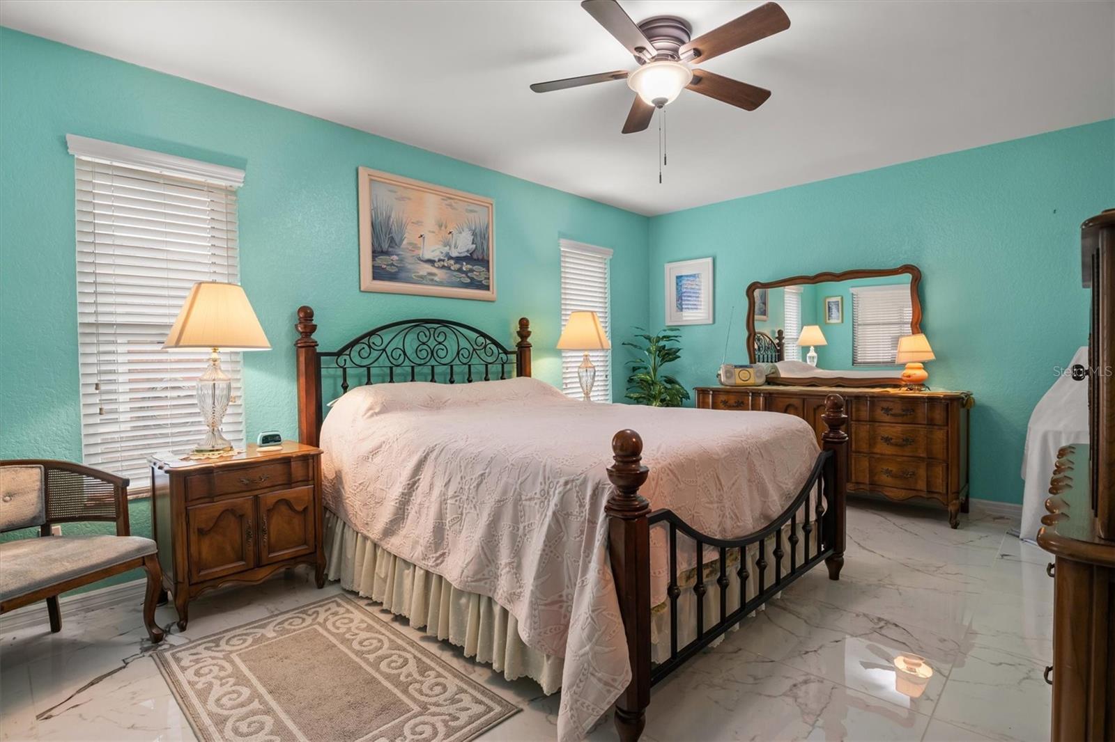 VILLAS BY LAKE - Residential