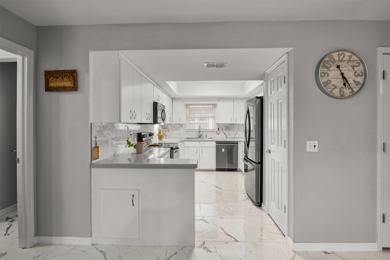 VILLAS BY LAKE - Residential