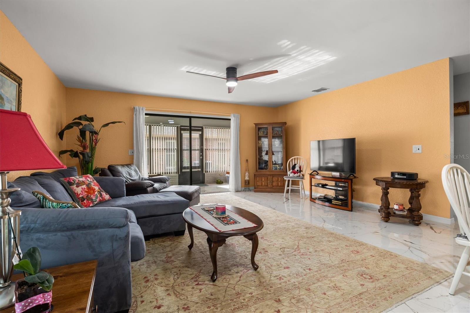 VILLAS BY LAKE - Residential