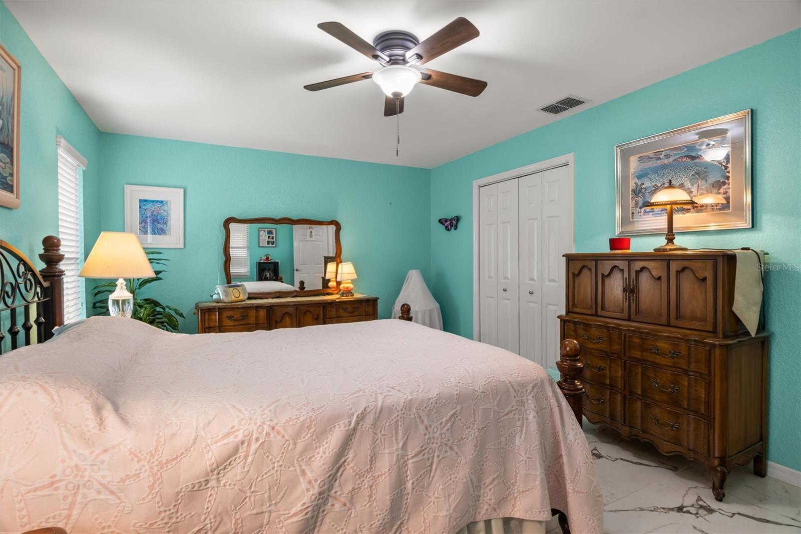 VILLAS BY LAKE - Residential