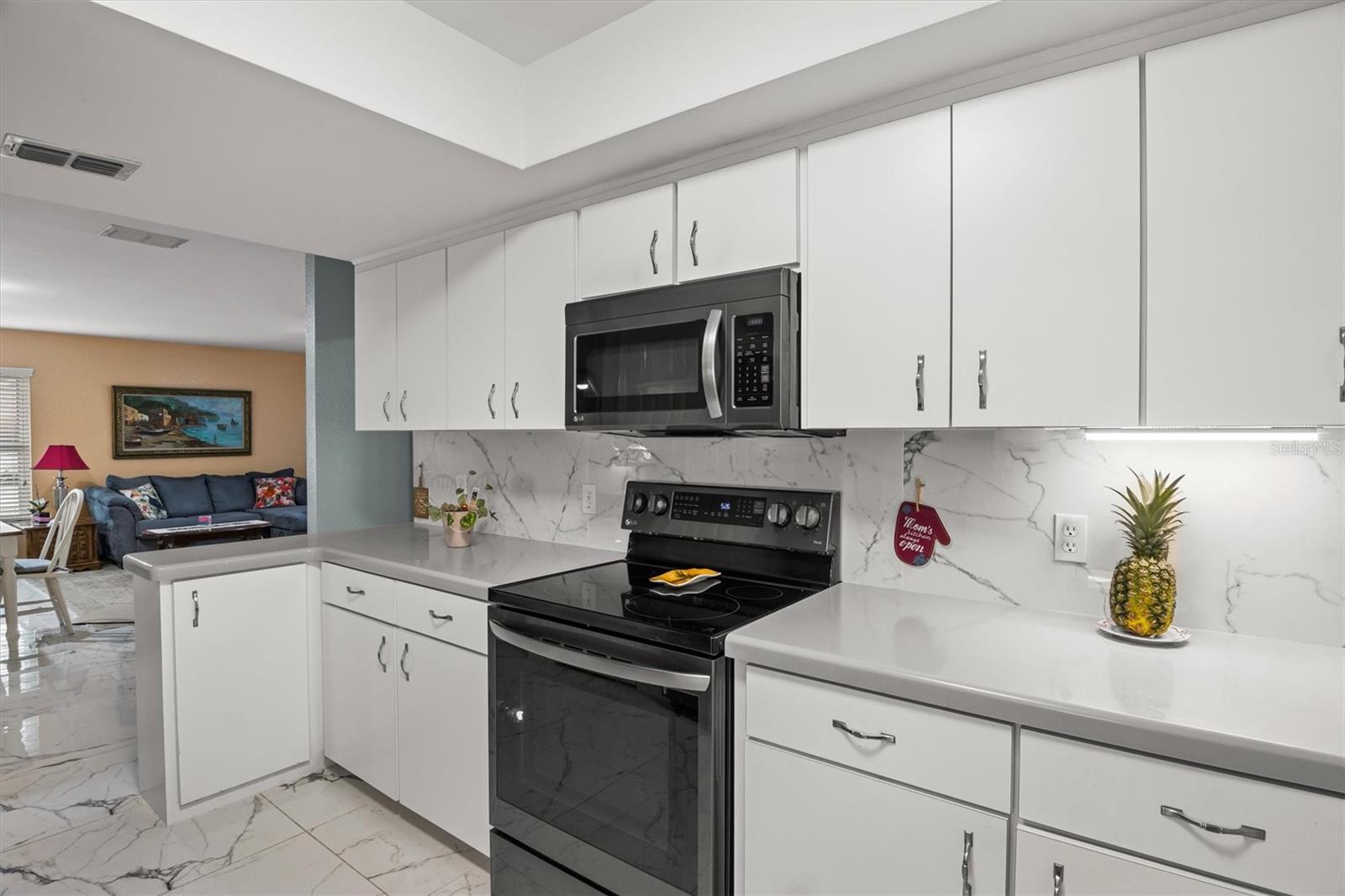 VILLAS BY LAKE - Residential