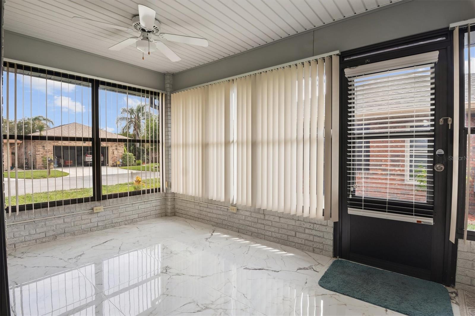 VILLAS BY LAKE - Residential