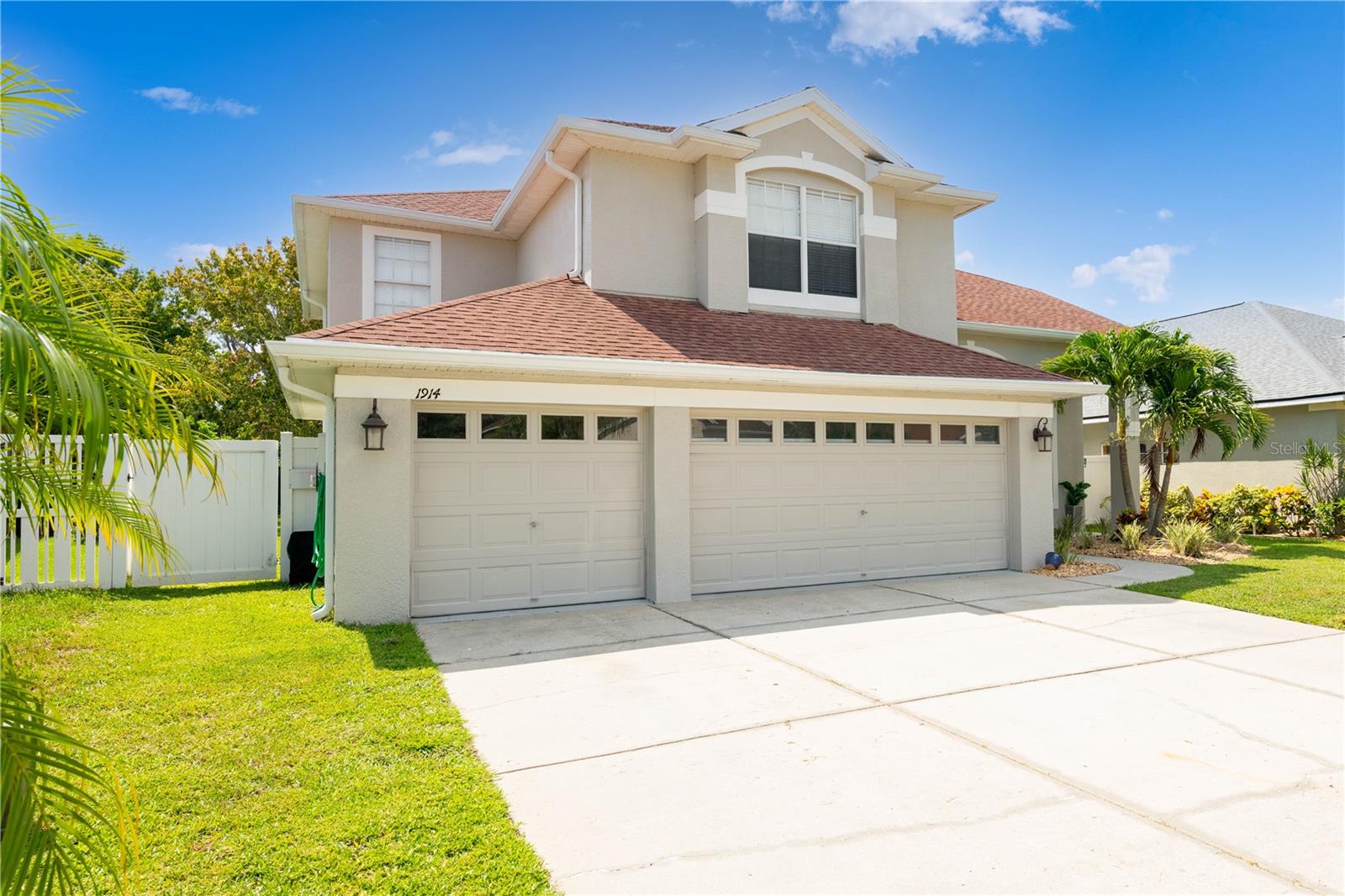 1914 OSWEGO DRIVE