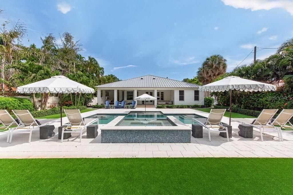 Photo of 140 Miramar Boulevard NE, St Petersburg, FL 33704 (MLS # TB8506237)
