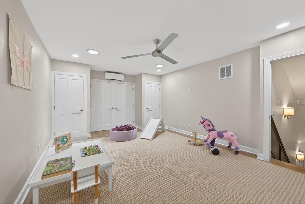 SNELL ISLE BRIGHTBAY - Residential