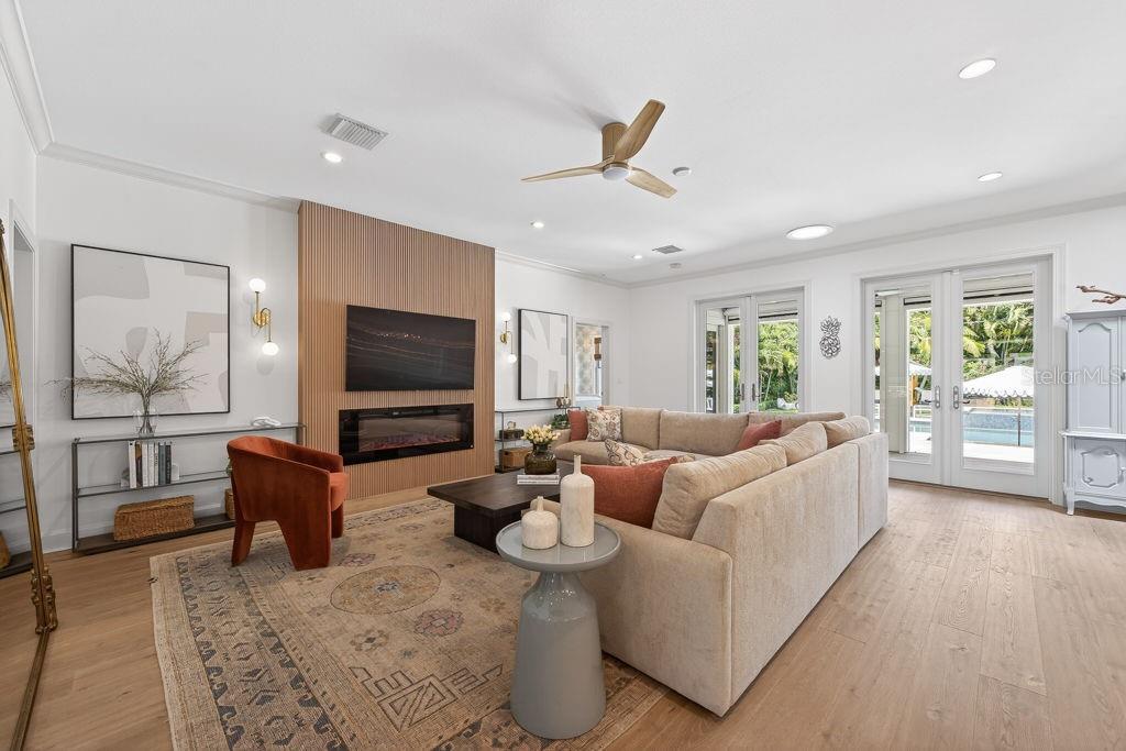 SNELL ISLE BRIGHTBAY - Residential