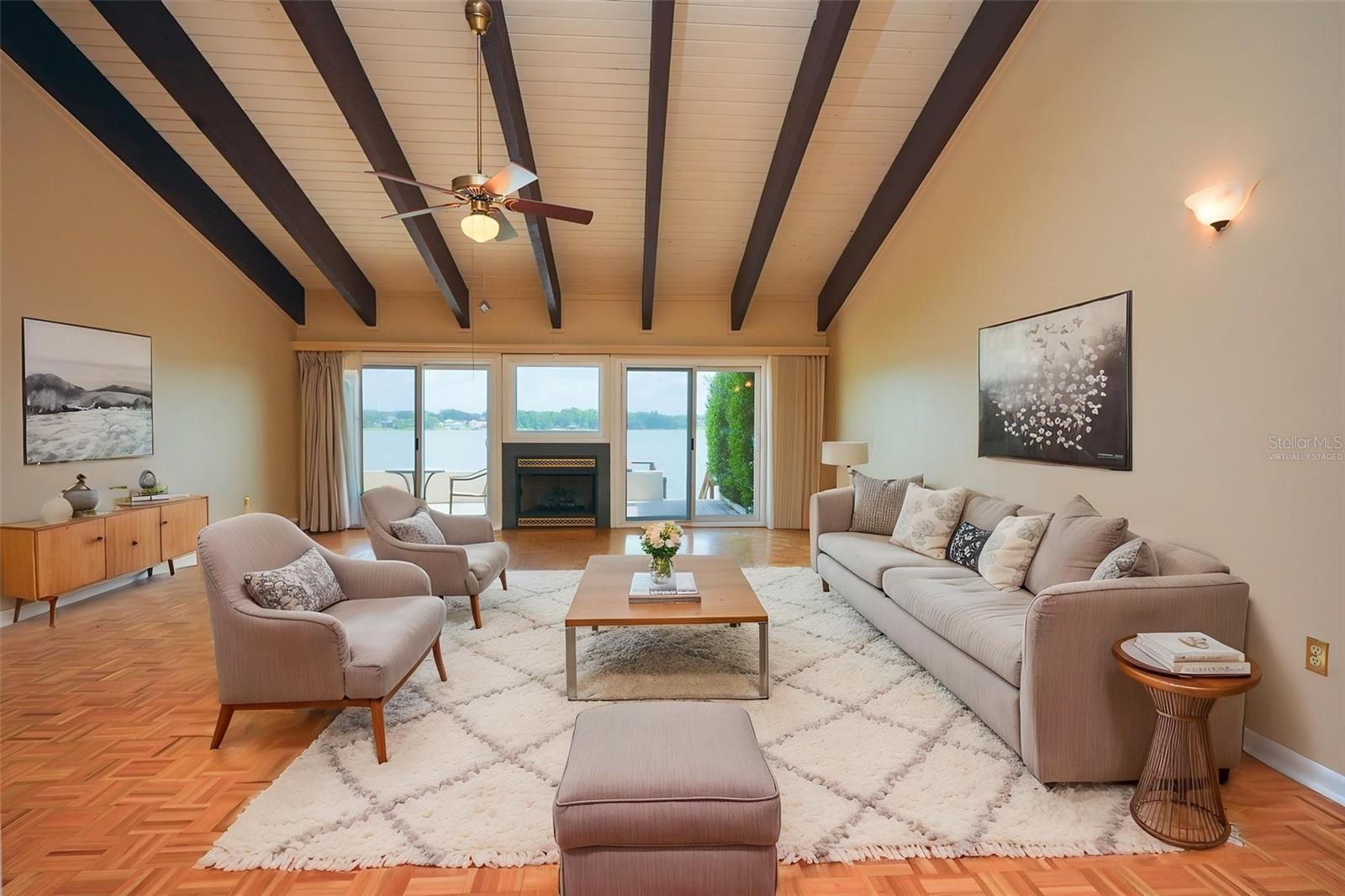 9 CASA LOMA WAY 9