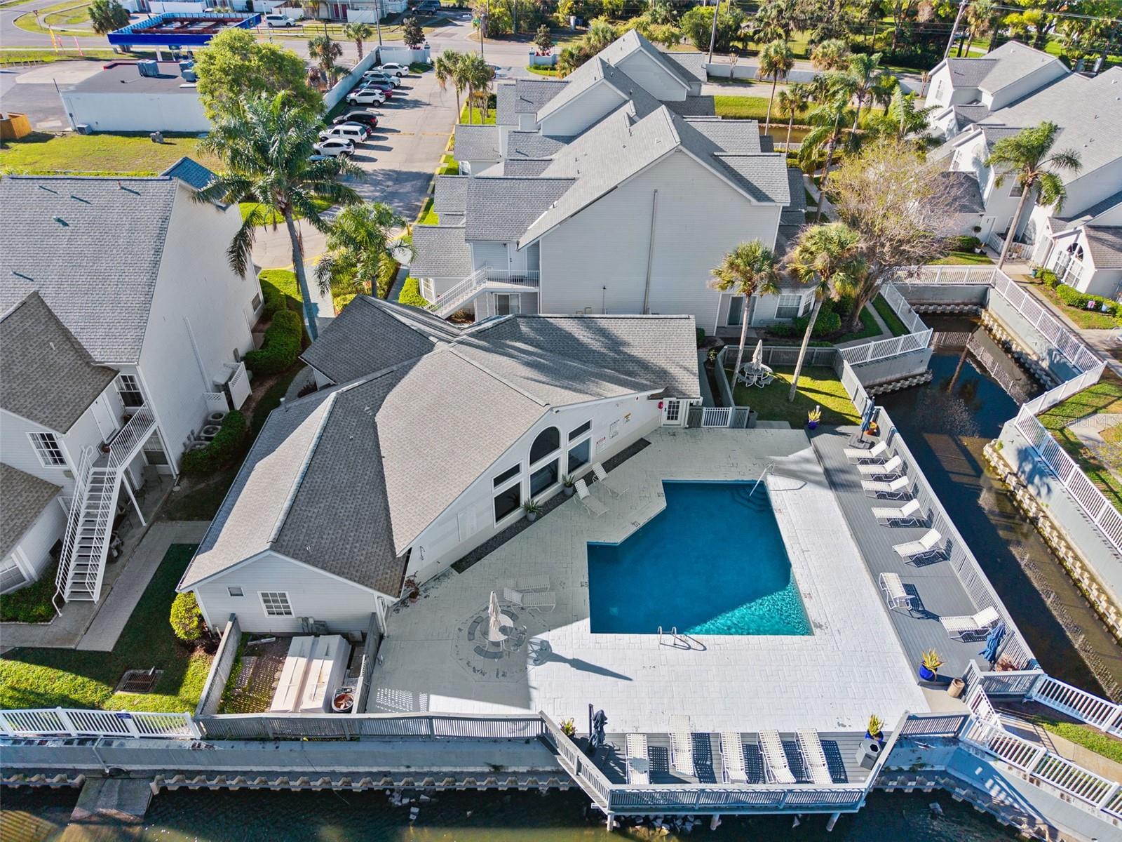 CARROLLWOOD GABLES A CONDO - Residential