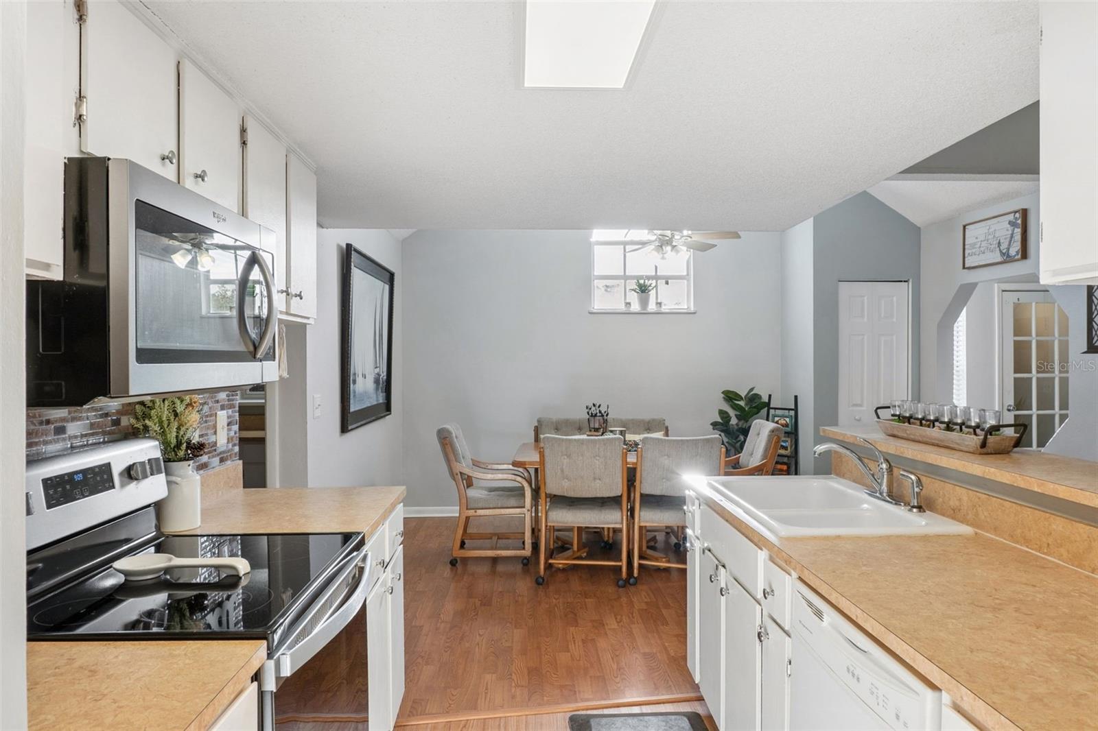 CARROLLWOOD GABLES A CONDO - Residential