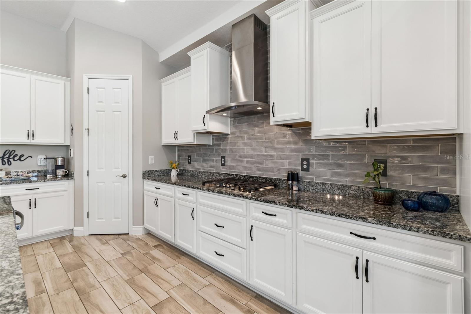 B & D HAWKSTONE PH 1 - Residential