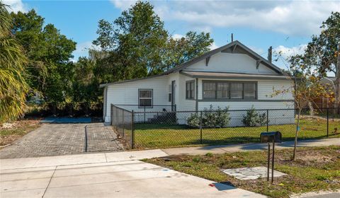 A home in WINTER HAVEN