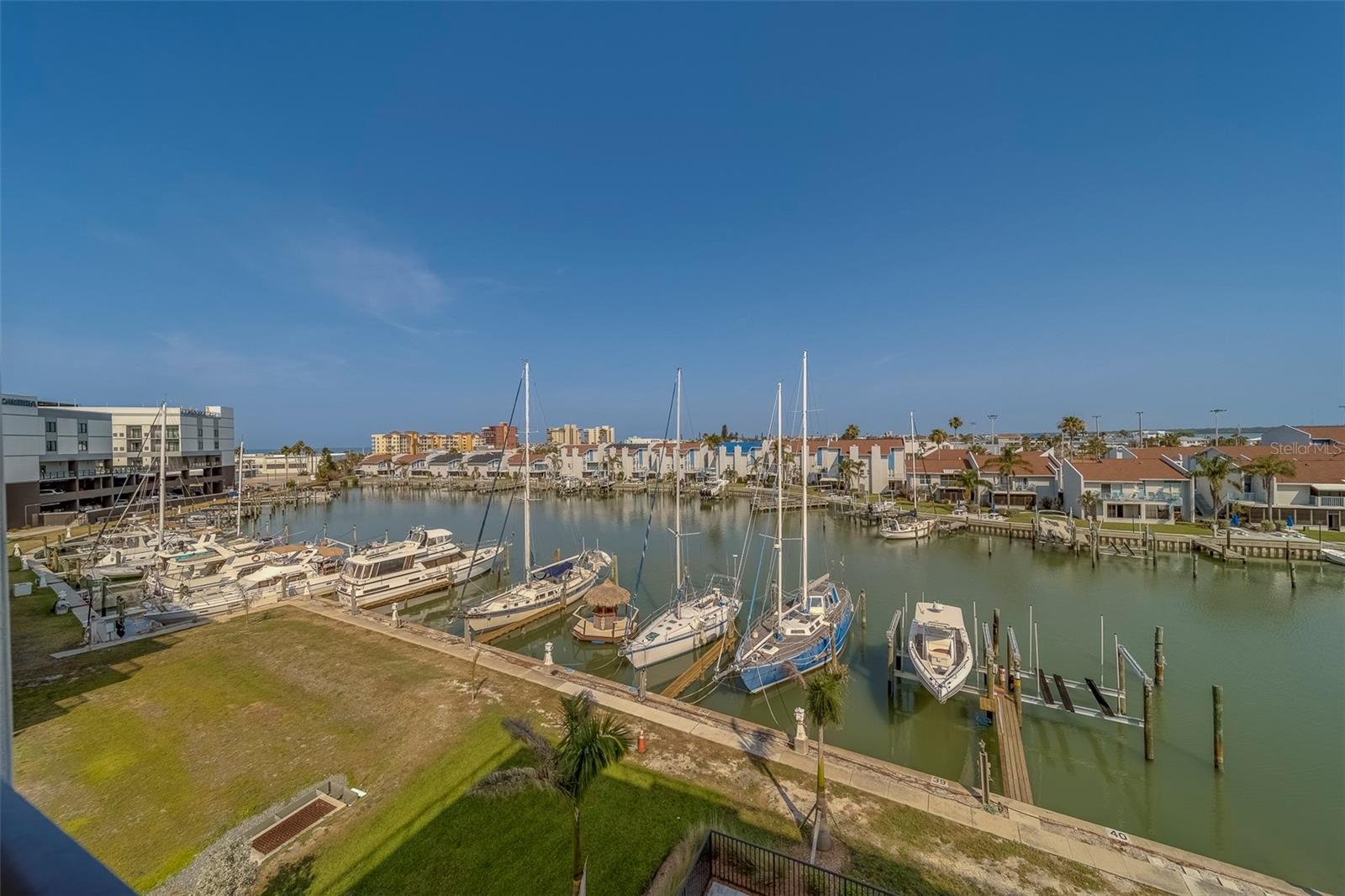 RESIDENCES AT TOWN CENTER CONDO - Residential Lease