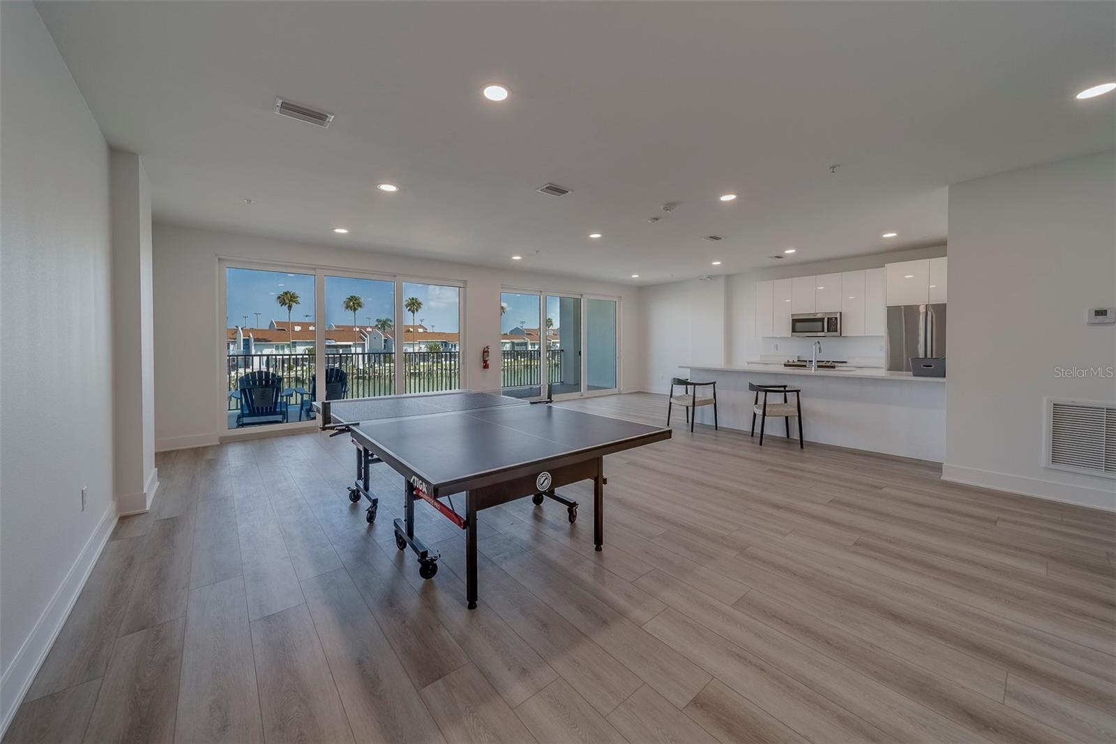 RESIDENCES AT TOWN CENTER CONDO - Residential Lease