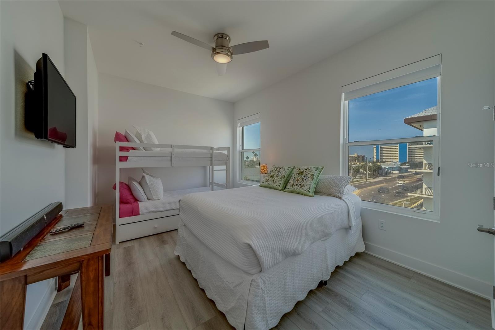 RESIDENCES AT TOWN CENTER CONDO - Residential Lease