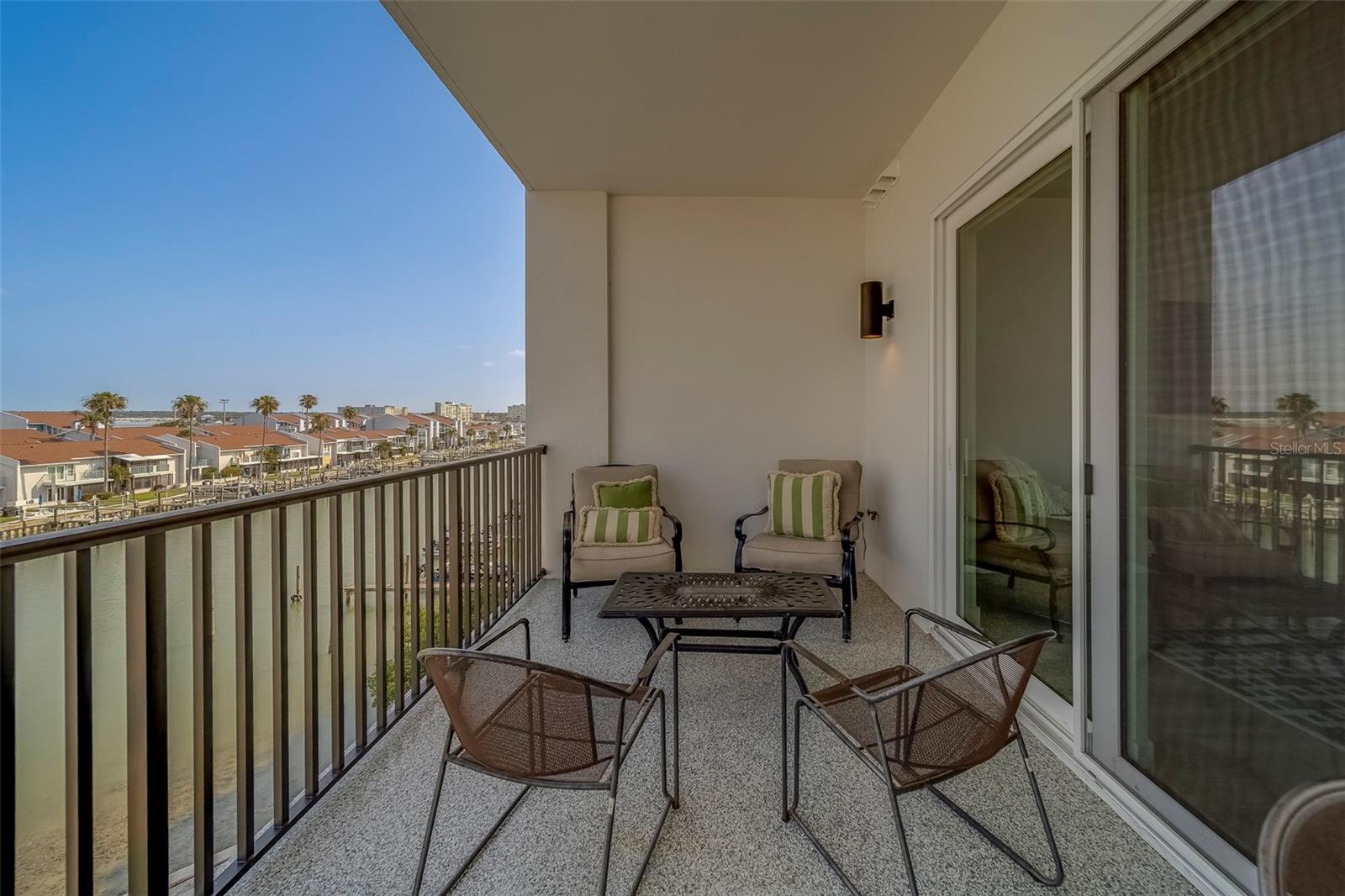 RESIDENCES AT TOWN CENTER CONDO - Residential Lease