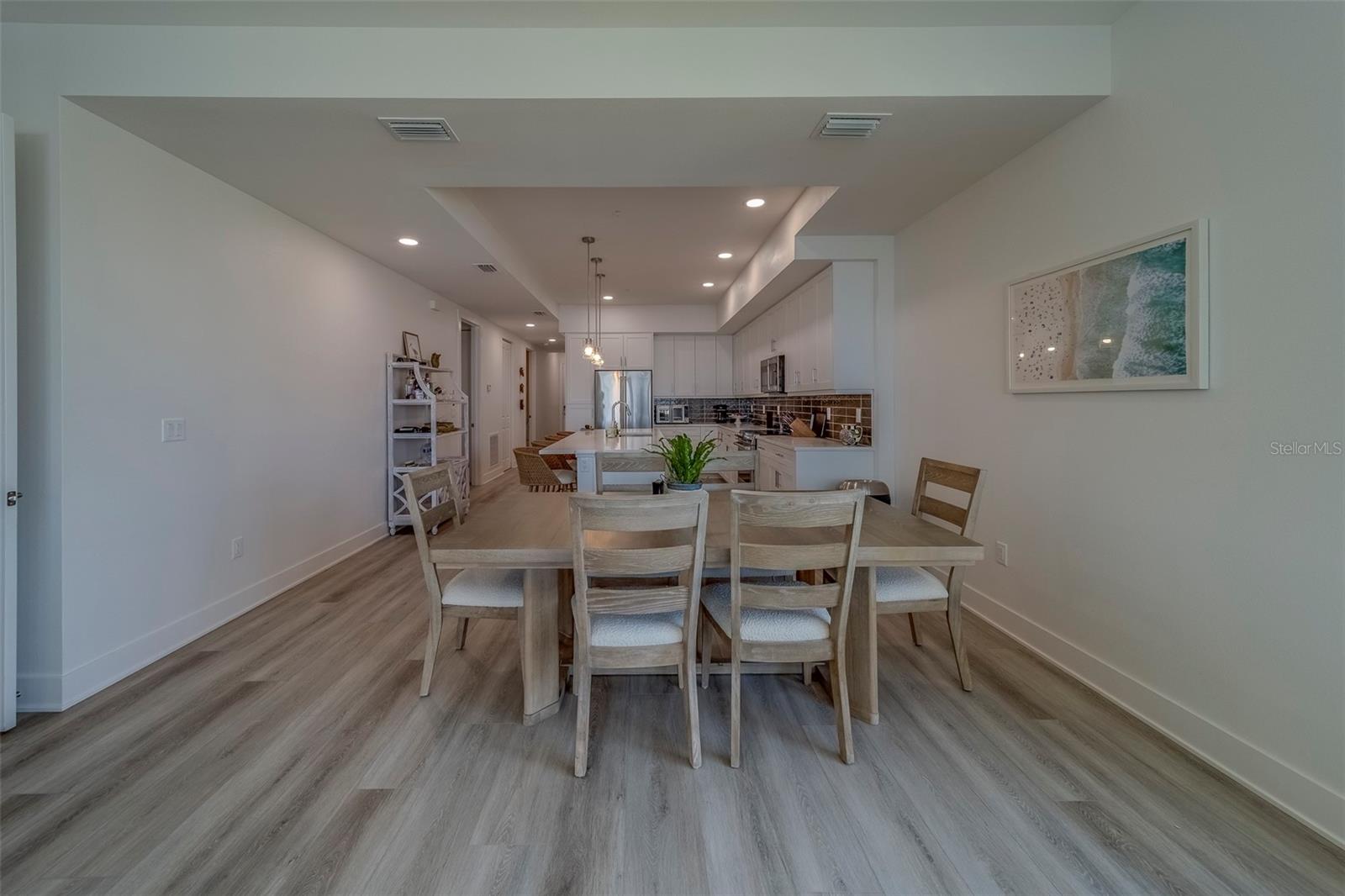 RESIDENCES AT TOWN CENTER CONDO - Residential Lease