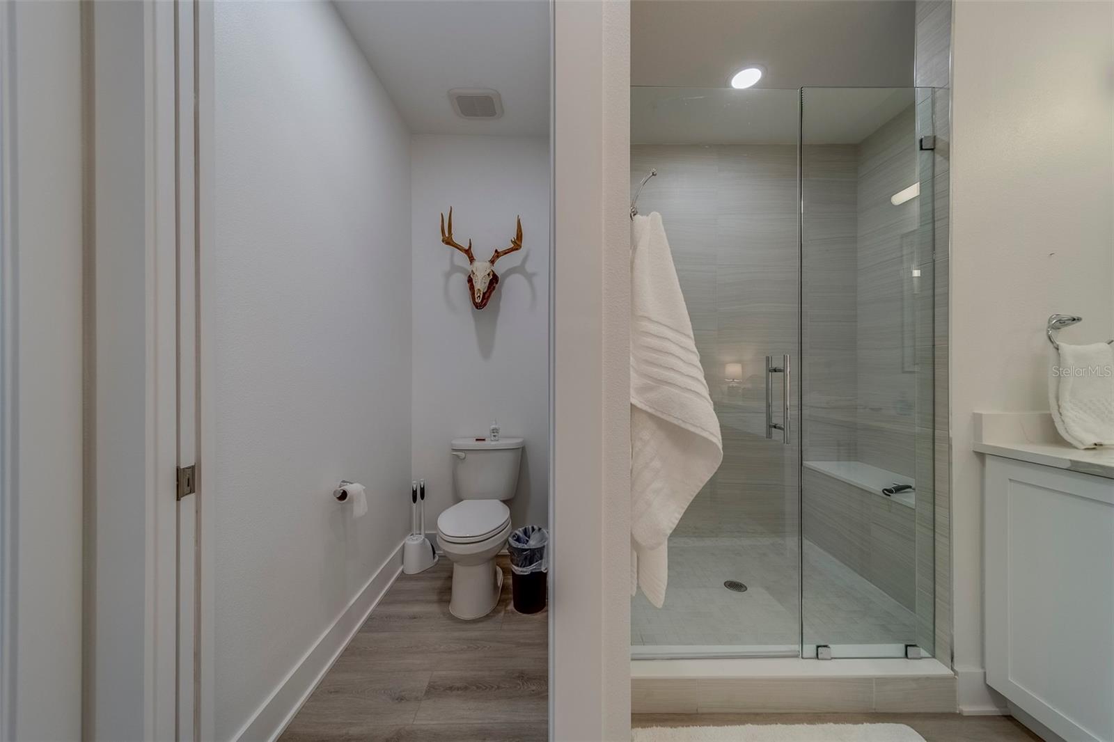 RESIDENCES AT TOWN CENTER CONDO - Residential Lease