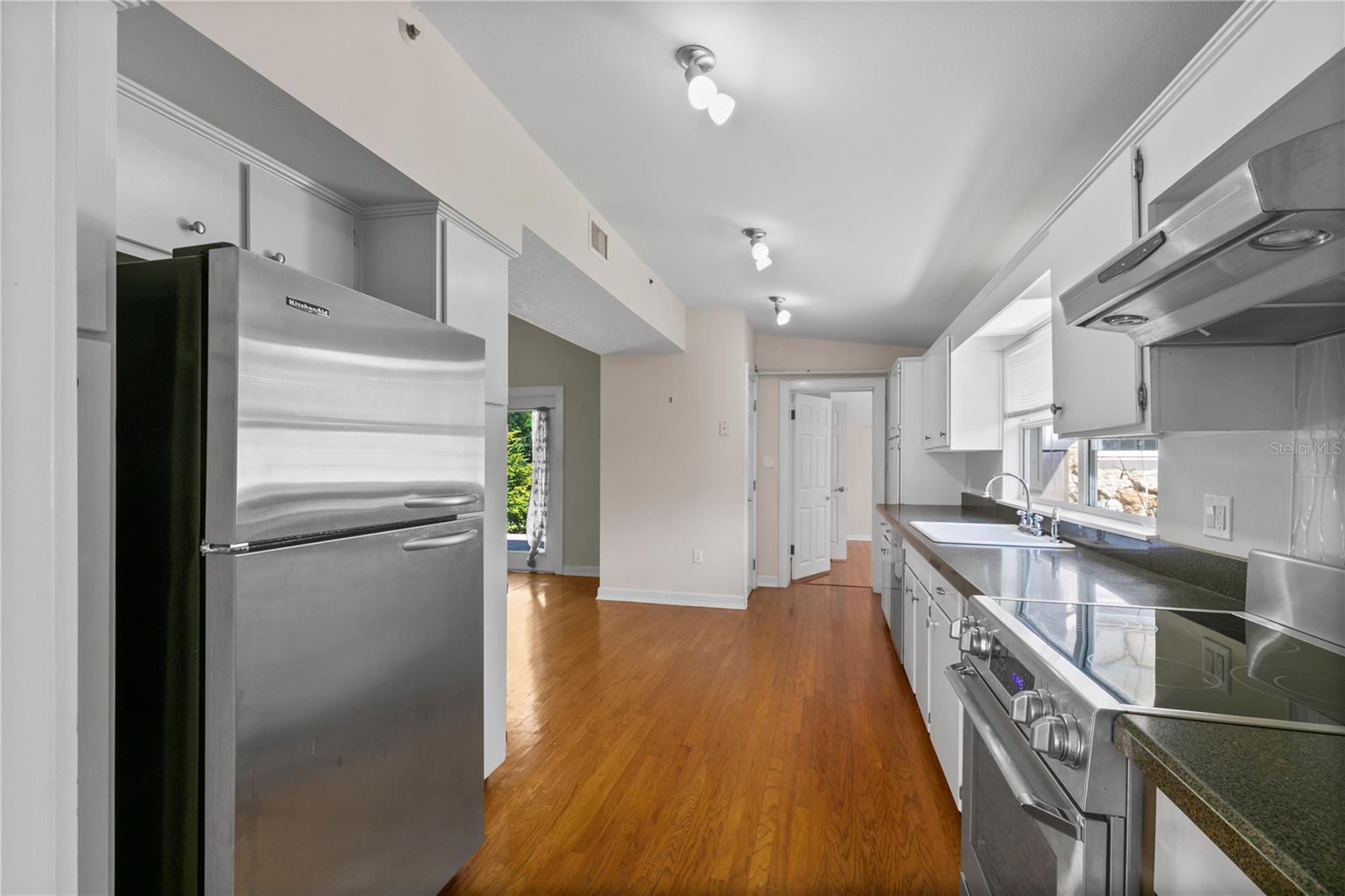 BETTS ADD TO ALTAMONTE ROBERT L - Residential