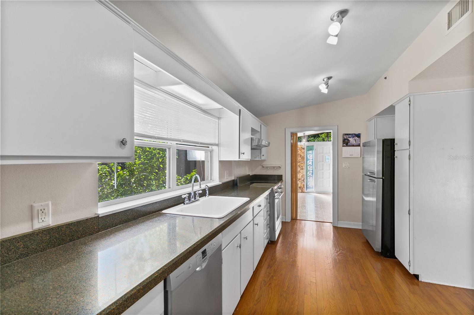 BETTS ADD TO ALTAMONTE ROBERT L - Residential