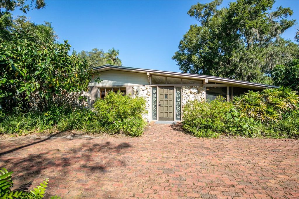 Photo of 657 Lake Drive, Altamonte Springs, FL 32701 (MLS # G5103633)
