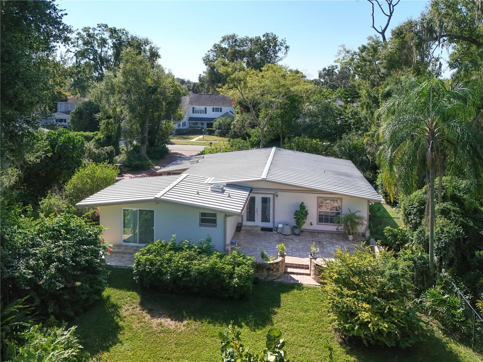 657 LAKE DRIVE