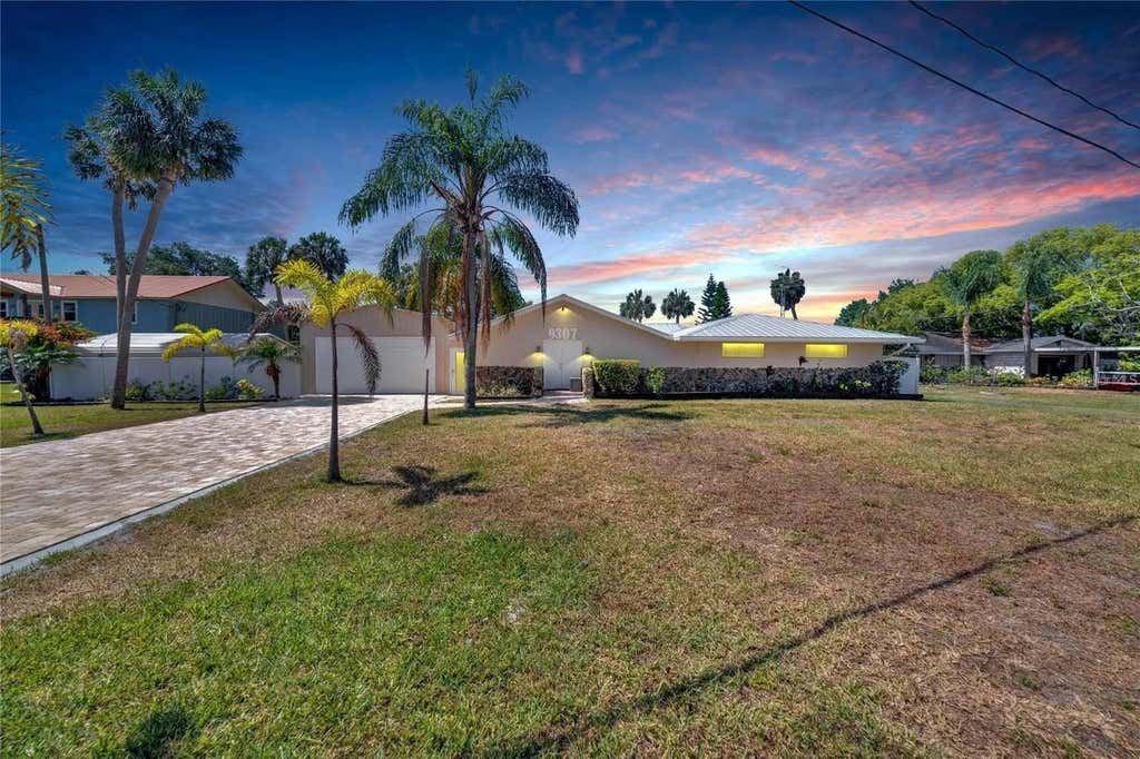 Photo of 9307 River Cove Drive, Riverview, FL 33578 (MLS # TB8523533)