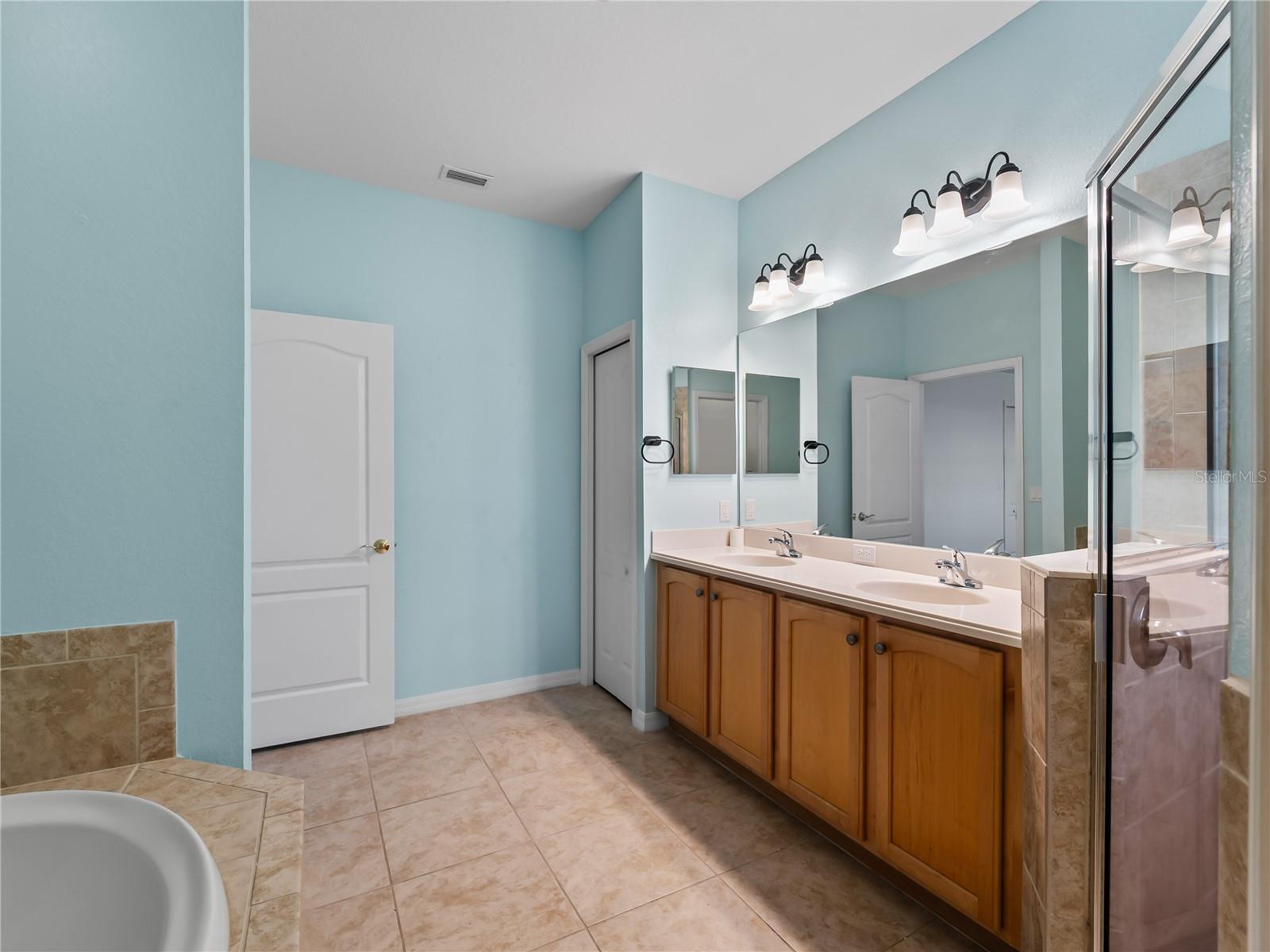 STONEYBROOK AT VENICE - Residential