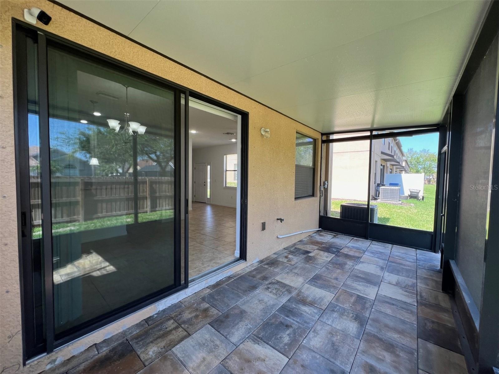 WEST BAY COVE TWNHMS - Residential