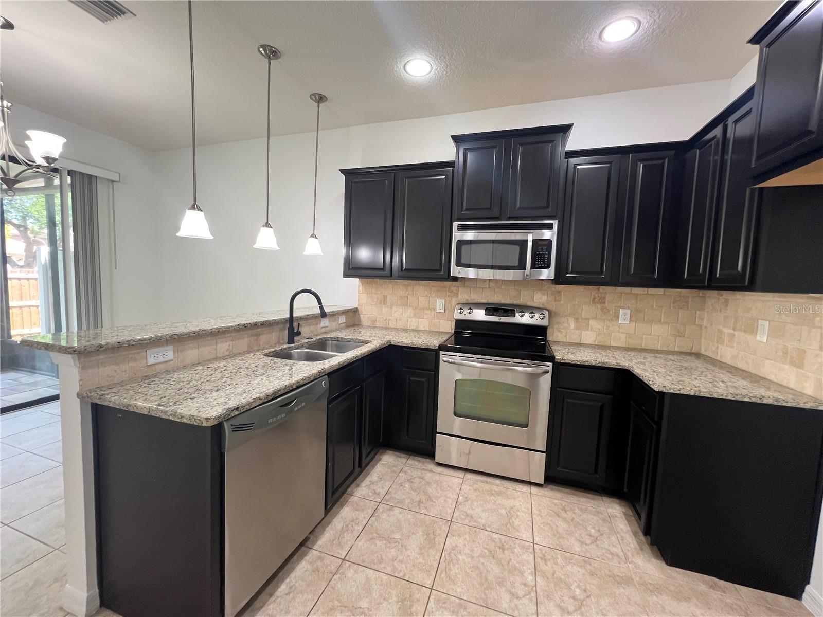 WEST BAY COVE TWNHMS - Residential