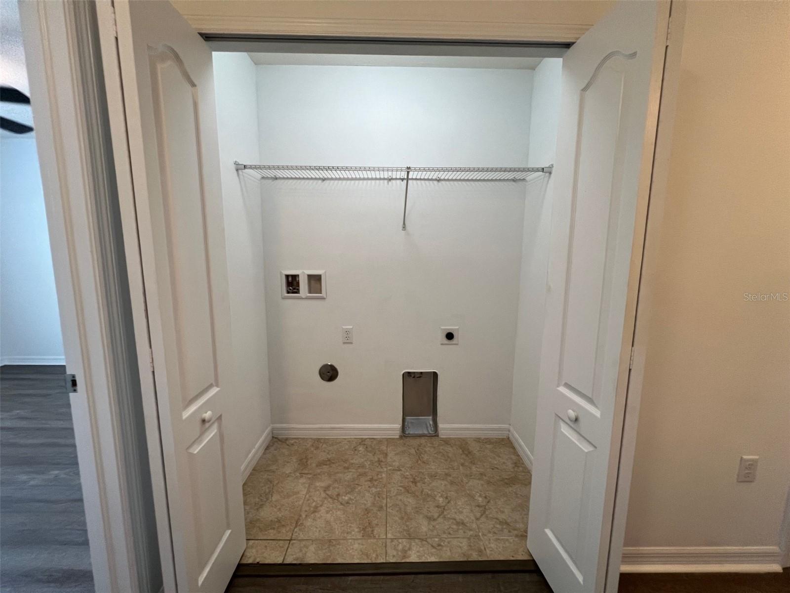 WEST BAY COVE TWNHMS - Residential