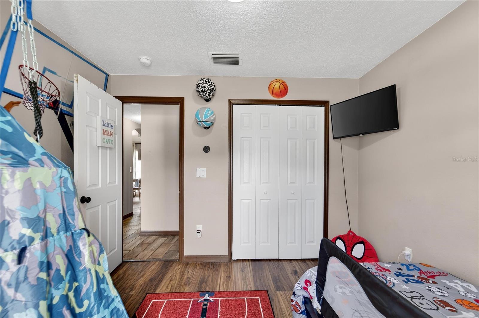 COUNTRY HILLS EAST UNIT SEVEN - Residential