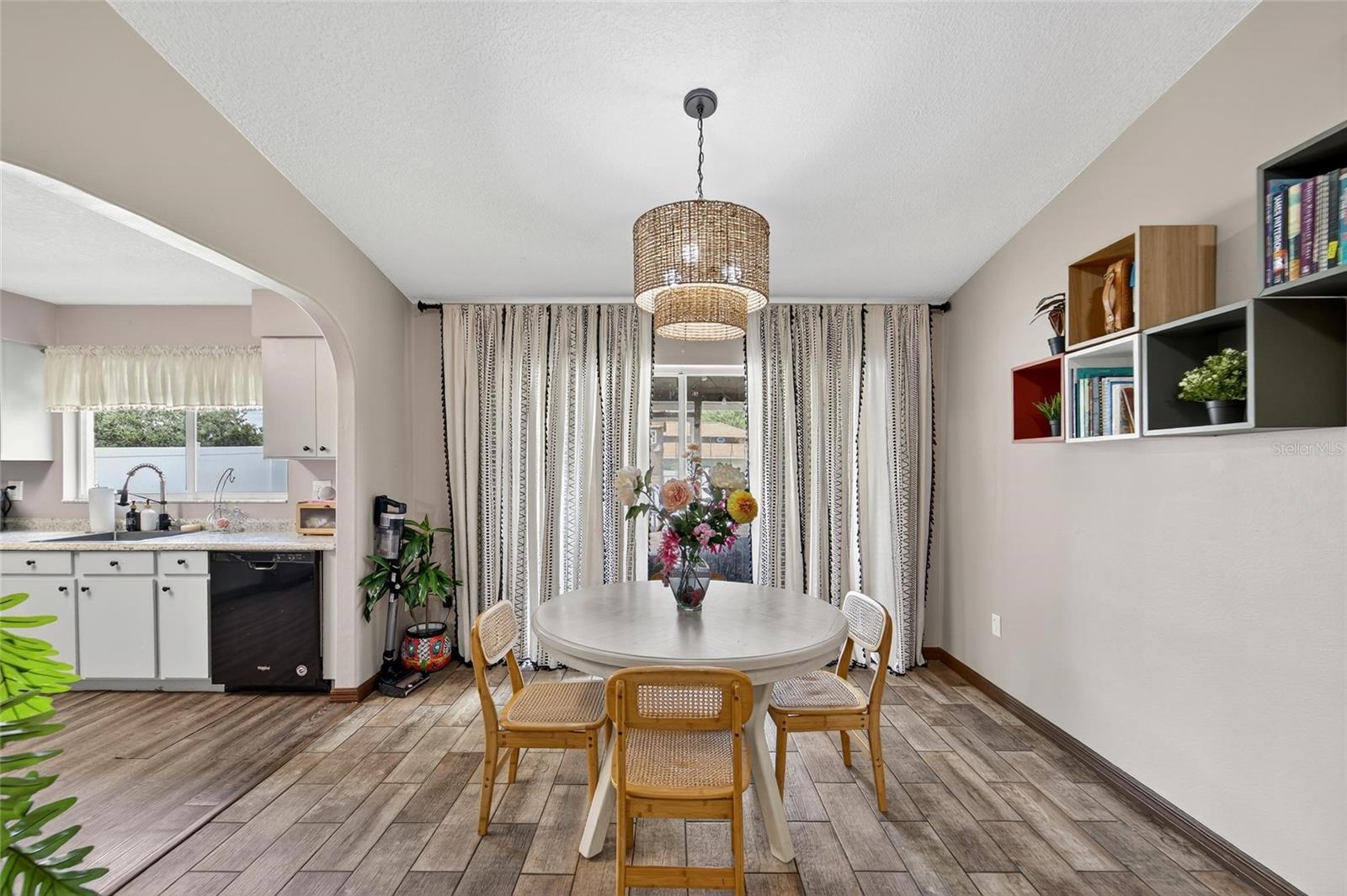 COUNTRY HILLS EAST UNIT SEVEN - Residential