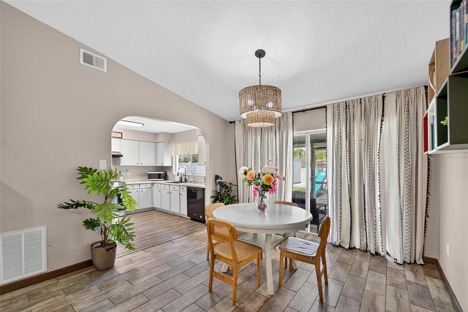 COUNTRY HILLS EAST UNIT SEVEN - Residential