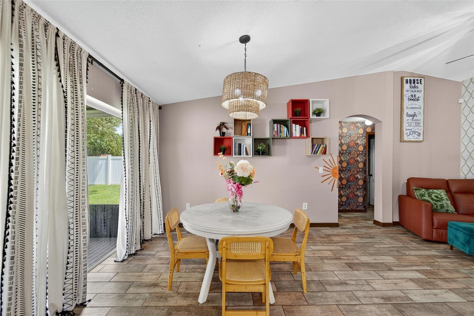 COUNTRY HILLS EAST UNIT SEVEN - Residential