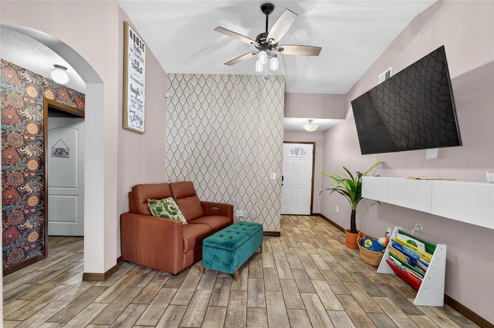 COUNTRY HILLS EAST UNIT SEVEN - Residential
