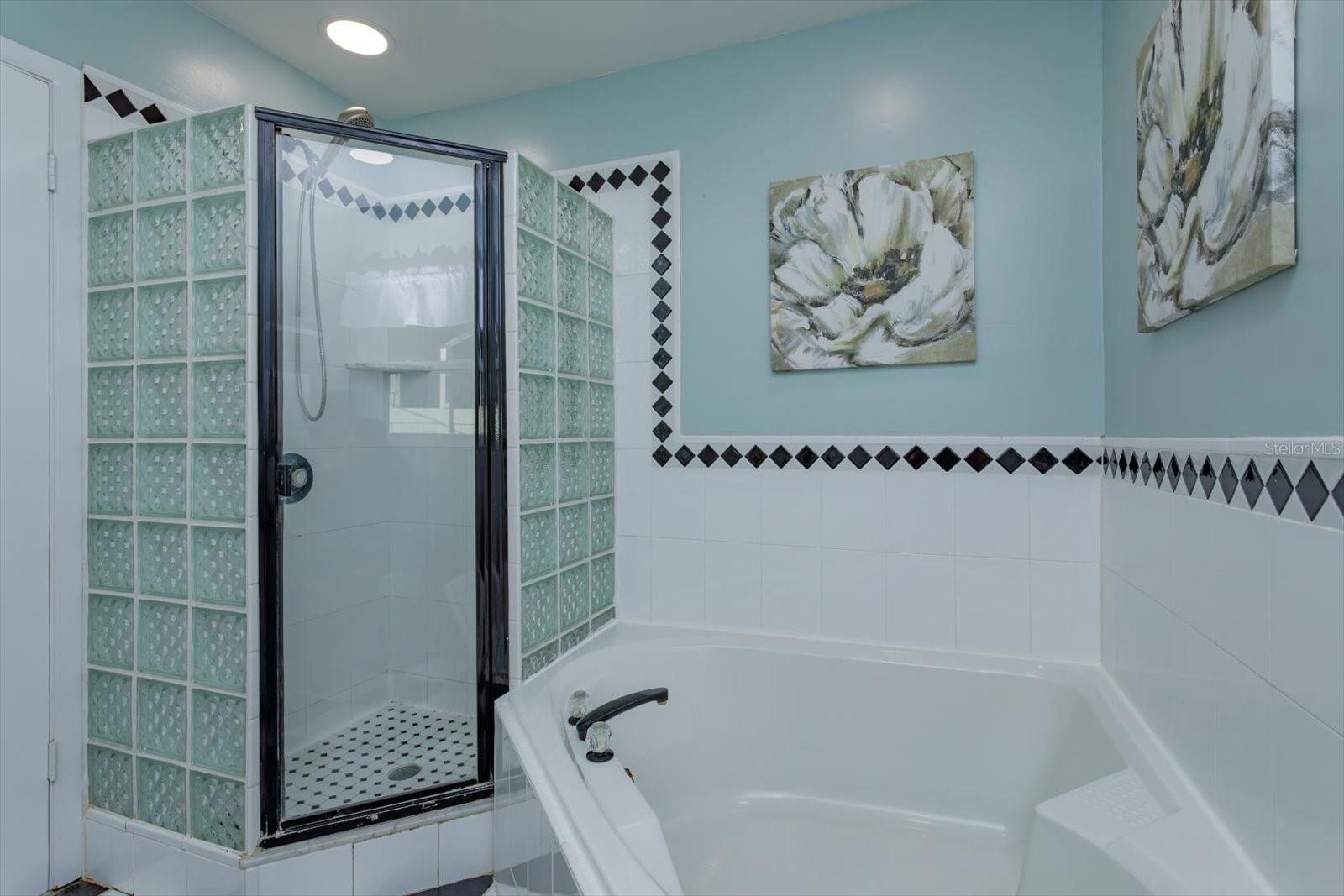 GARDEN ACRES - Residential