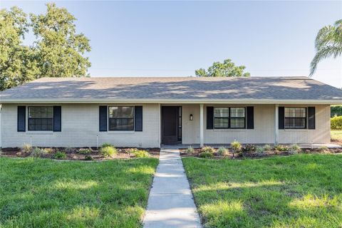 Photo of 58 Lake Link Circle SE, Winter Haven, FL 33884 (MLS # P4938677)