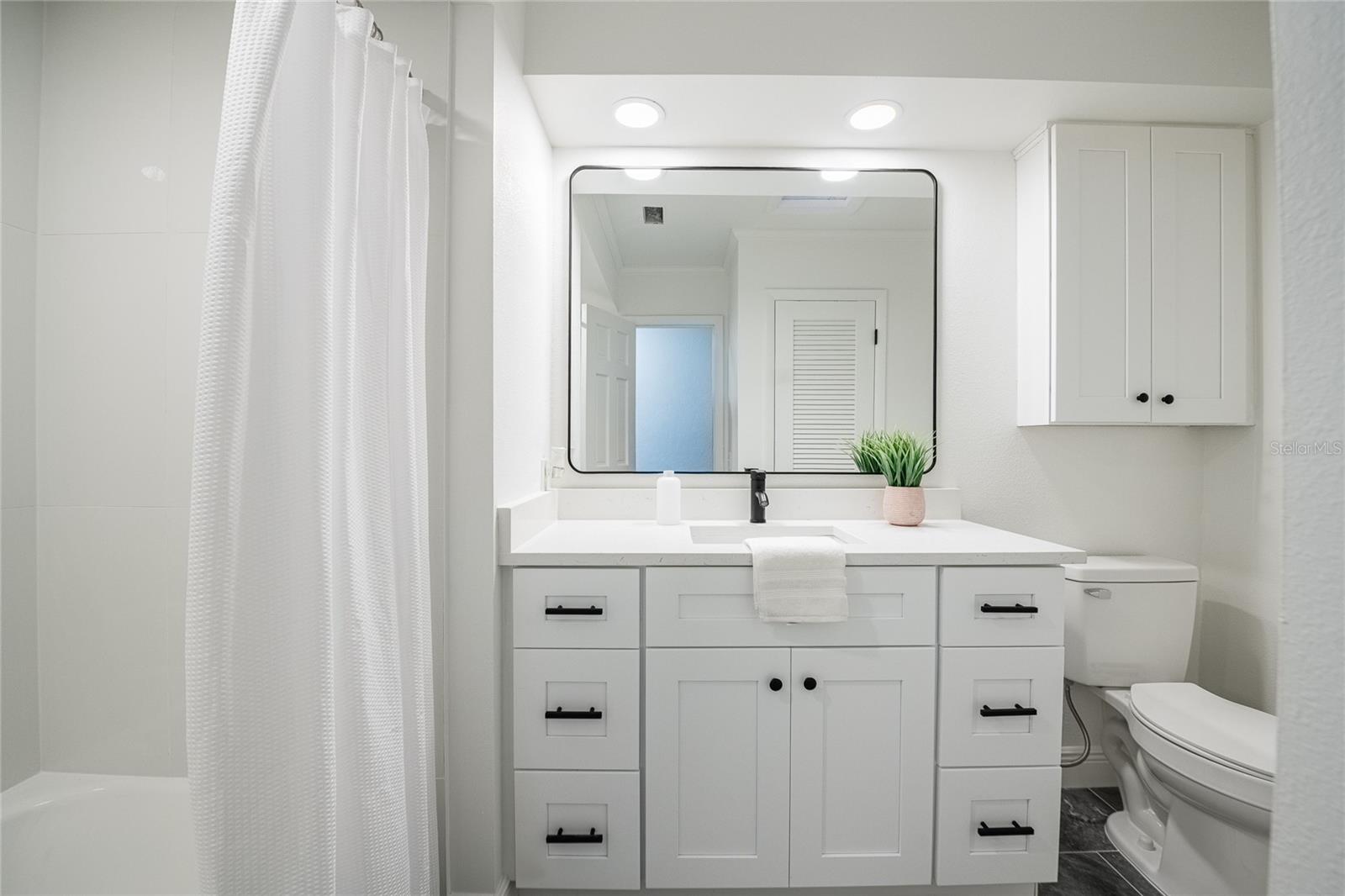 LAKE LINK ESTATES - Residential