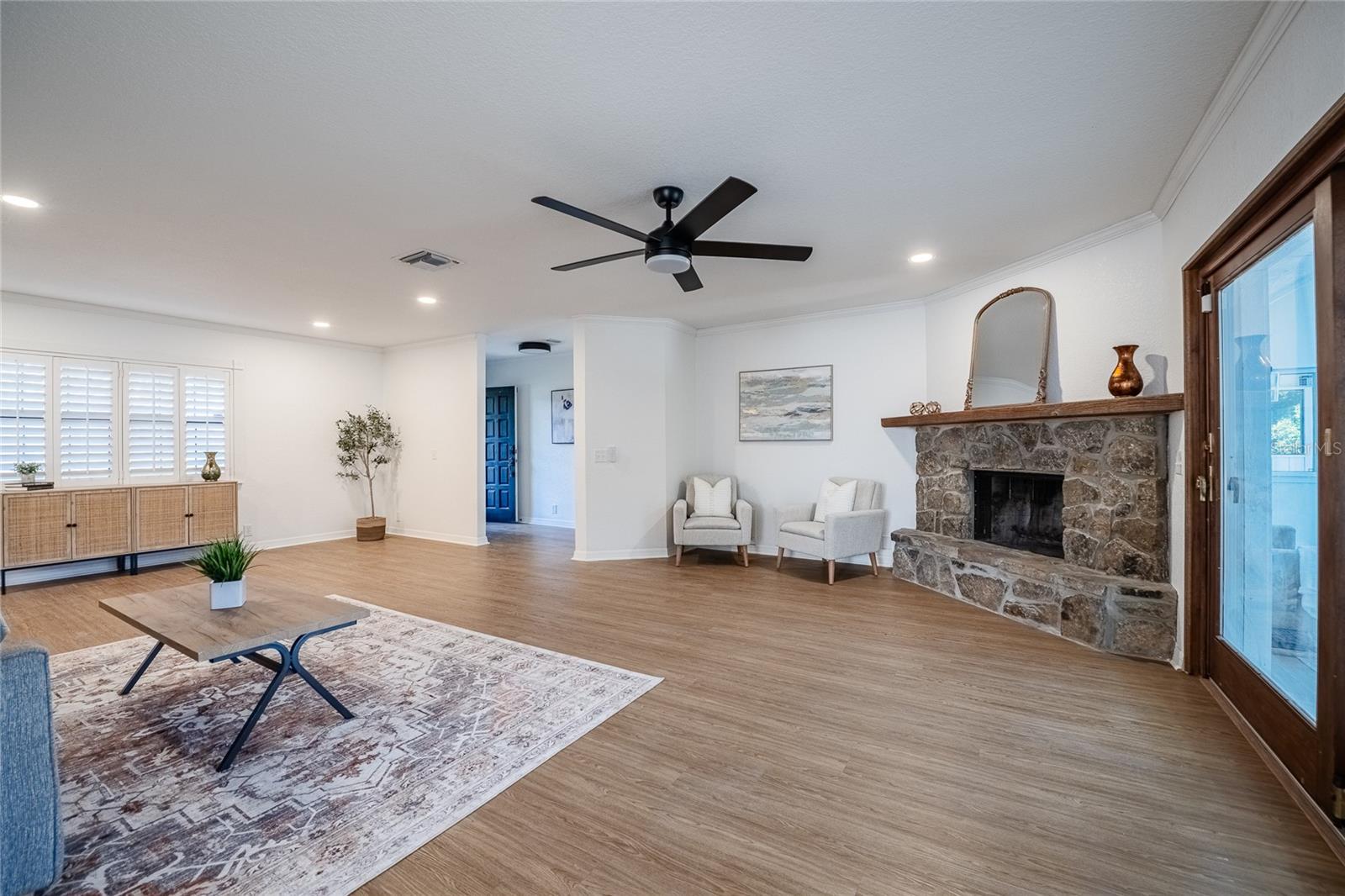 LAKE LINK ESTATES - Residential