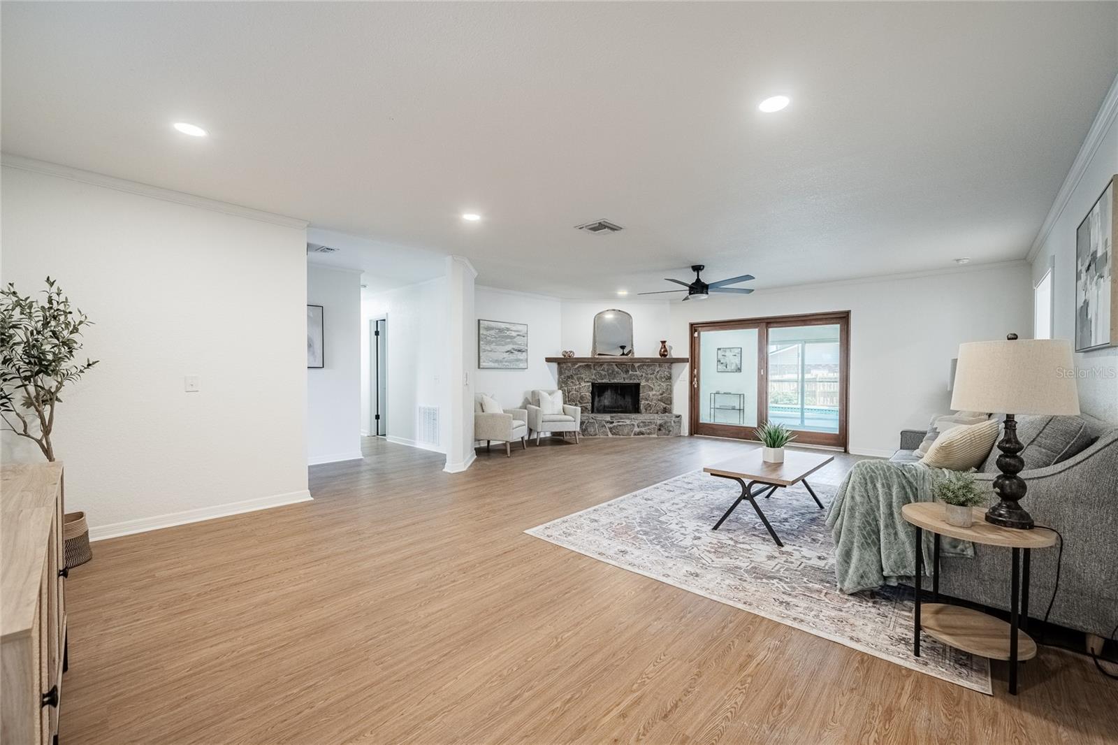 LAKE LINK ESTATES - Residential