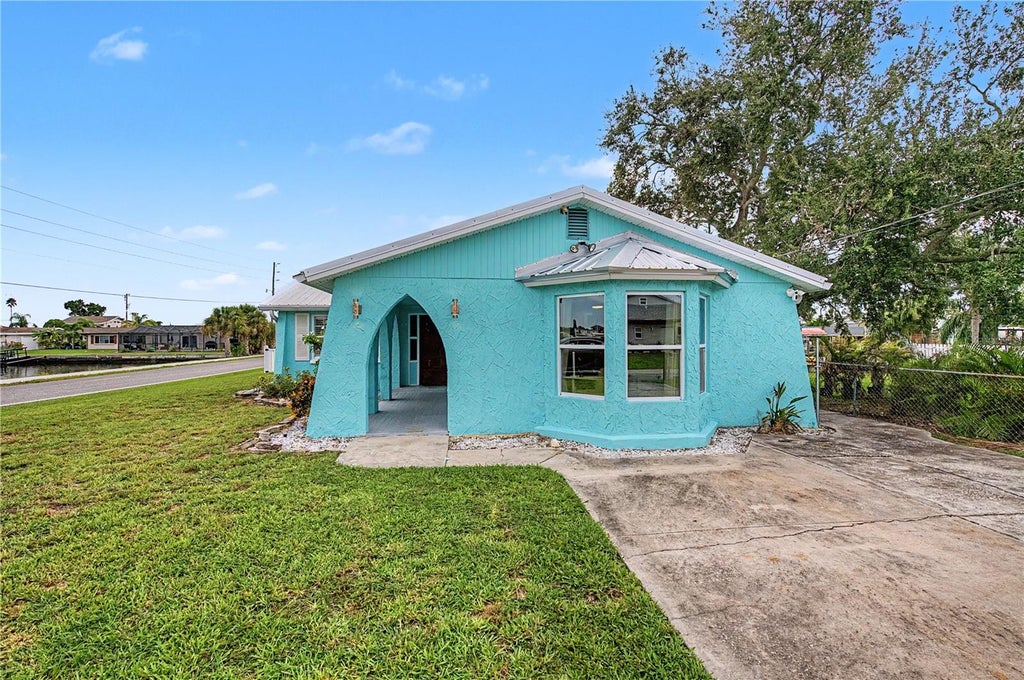 Photo of 13725 Mattix Avenue, Hudson, FL 34667 (MLS # TB8543561)